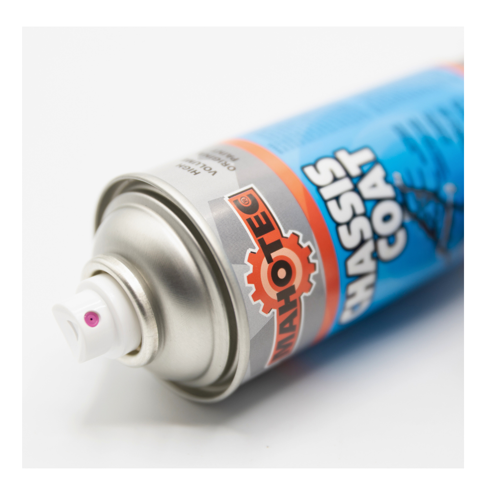 MAHOTEC Chassis Coat‑spuitbus met zilveren top en witte nozzle met roze center